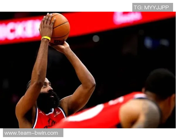 弗拉格砍下35分创个人新高哈登防守下表现出色限制登哥发挥