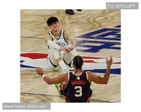 曾凡博回防失位被狄龙三分命中比赛局势瞬息万变