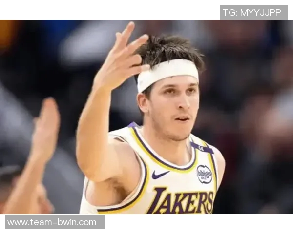 雷迪克点评里夫斯表现称其上半场手感欠佳但下半场状态回暖