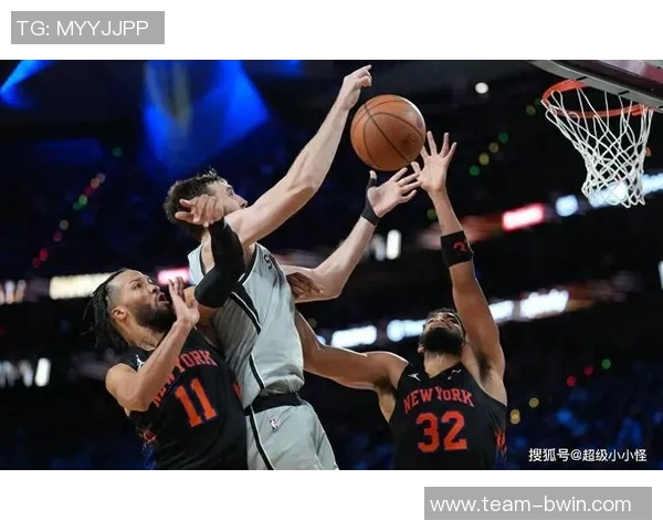 马刺半场表现不佳落后尼克斯10分文班贡献22分8篮板唐斯与布伦森各显神通